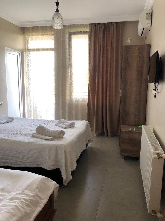 Hotel Guga Kobuleti ภายนอก รูปภาพ