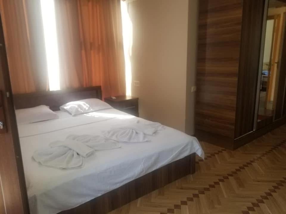 Hotel Guga Kobuleti ภายนอก รูปภาพ
